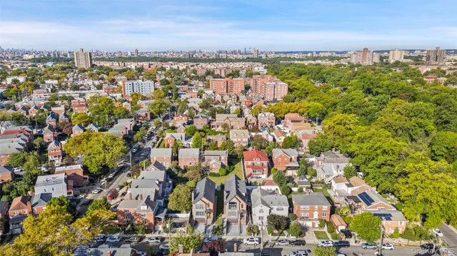 $6,200 | 2063 Narragansett Avenue, Unit 2 | Pelham Parkway