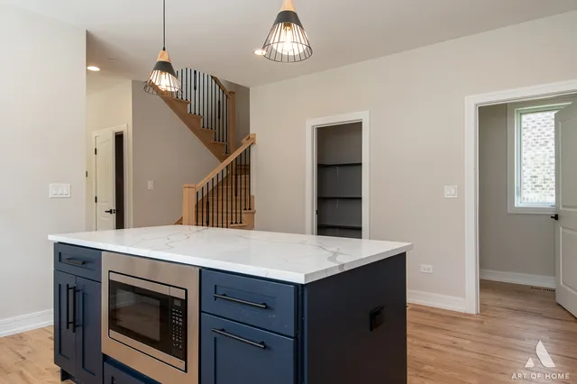 $644,900 | 7957 West 73rd Place, Bridgeview, IL 60455