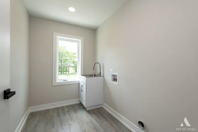 $644,900 | 7957 West 73rd Place, Bridgeview, IL 60455