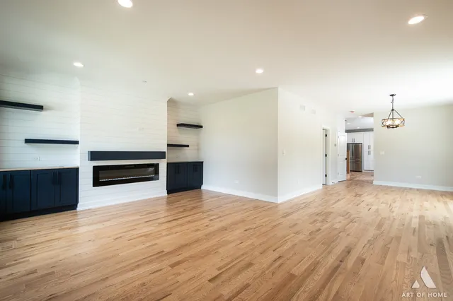 $644,900 | 7957 West 73rd Place, Bridgeview, IL 60455