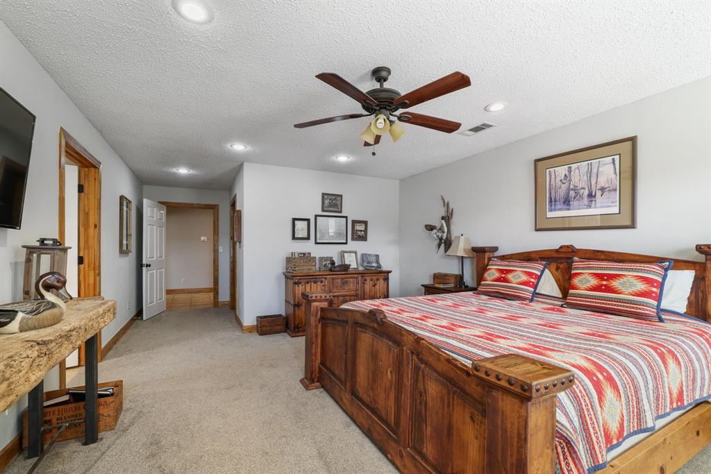 595 Navajo Road Whitesboro, TX 76273 - Photo 11 of 32