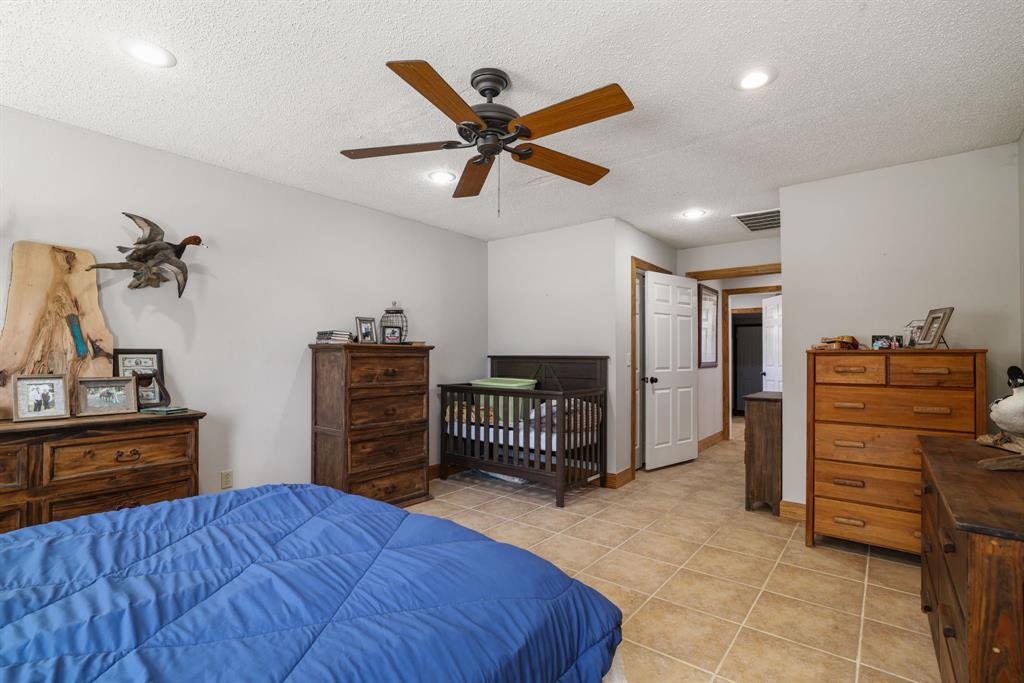 595 Navajo Road Whitesboro, TX 76273 - Photo 16 of 32