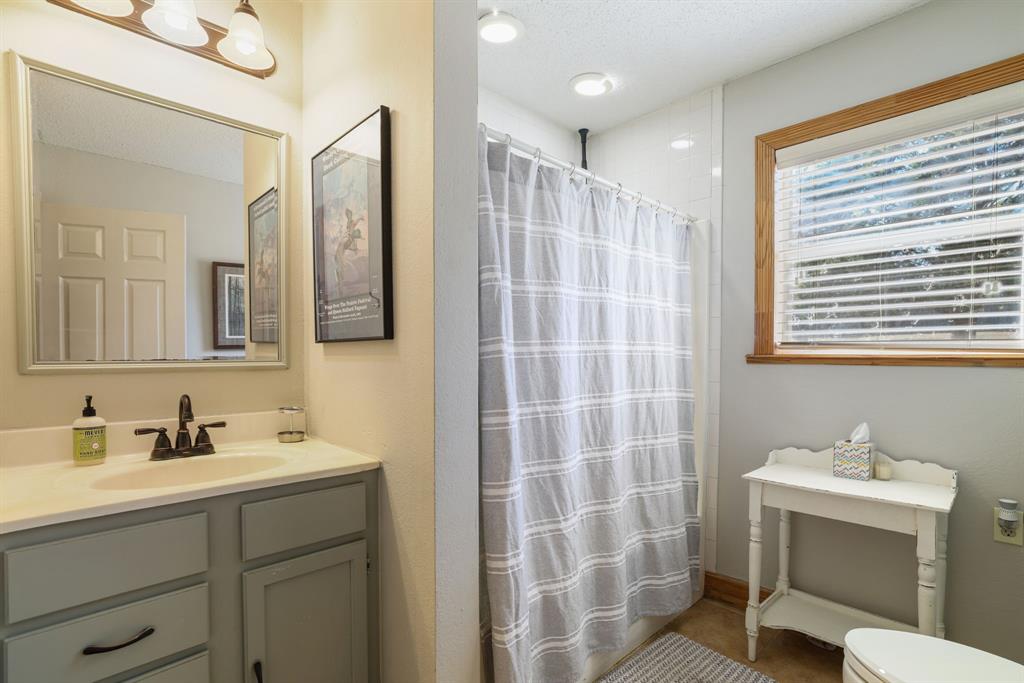 595 Navajo Road Whitesboro, TX 76273 - Photo 17 of 32