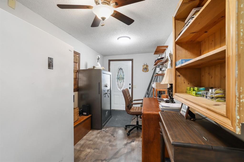 595 Navajo Road Whitesboro, TX 76273 - Photo 18 of 32