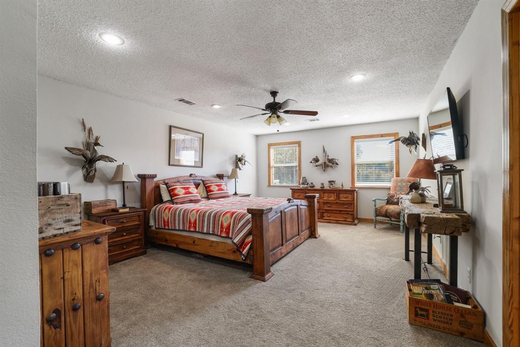 595 Navajo Road Whitesboro, TX 76273 - Photo 10 of 32