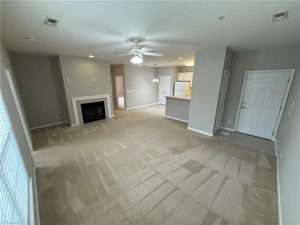 $1,300 | 6981 Hanesbrook Circle, Unit 204, Clemmons, NC 27012