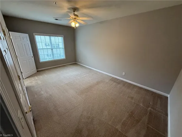 $1,300 | 6981 Hanesbrook Circle, Unit 204, Clemmons, NC 27012