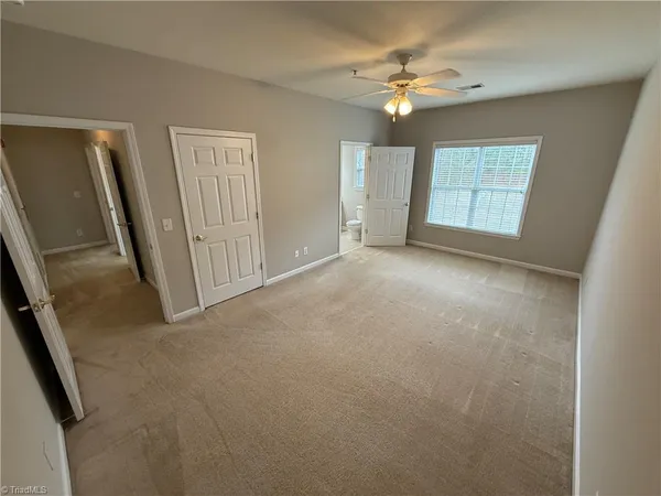 $1,300 | 6981 Hanesbrook Circle, Unit 204, Clemmons, NC 27012