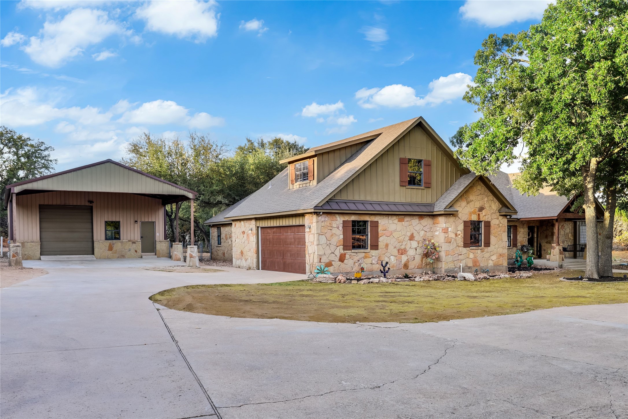 116 Apache Trail Georgetown, TX 78633 - Photo 23 of 40 WorkShop Entrance with Quarters Entrance on Side