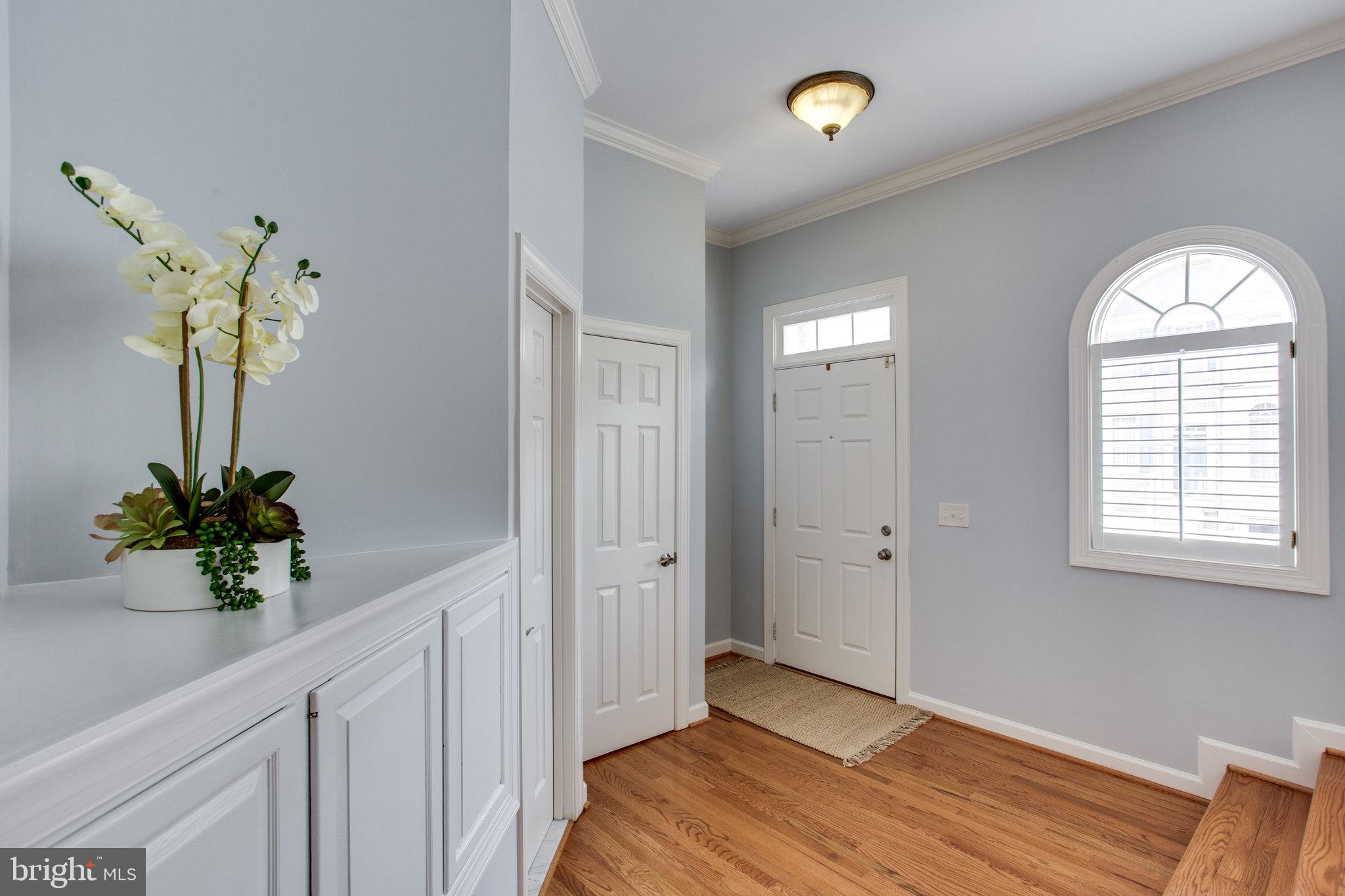 136 Roland Court Southwest Vienna, VA 22180 - Photo 5 of 67 Bright Foyer with beautiful hardwoods Floor!