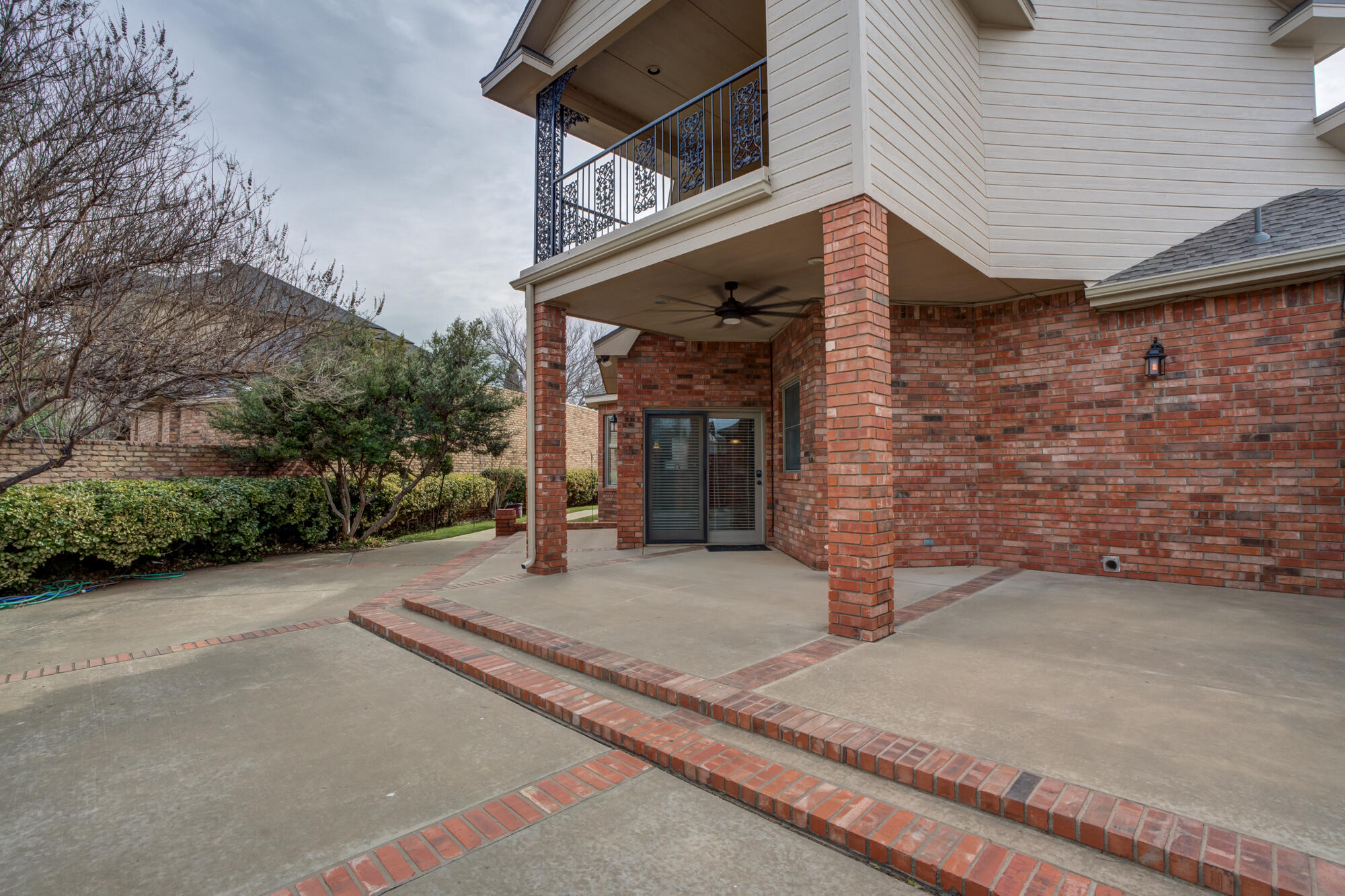 8902 York Place Lubbock, TX 79424 - Photo 50 of 54 a front view of a house with garden