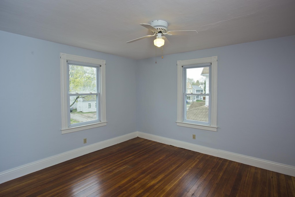 12 Spencer Street Springfield, MA 01118 - Photo 17 of 23 Gallery Image 17