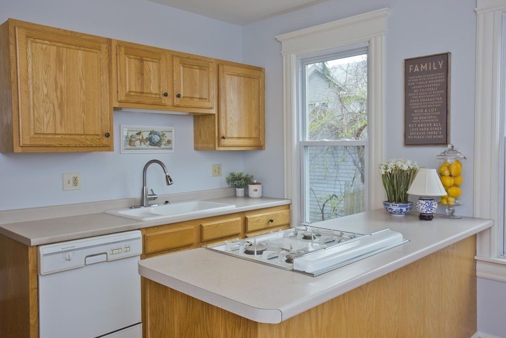 12 Spencer Street Springfield, MA 01118 - Photo 9 of 23 Gallery Image 9