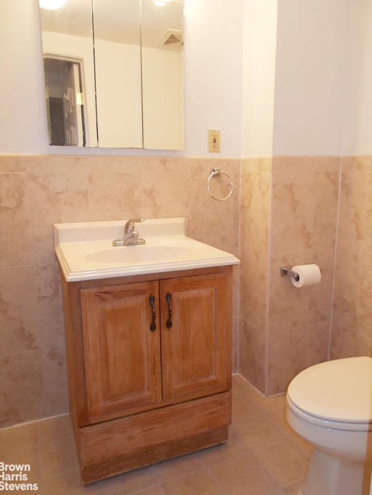 19 150th Street Queens, NY 11357 - Photo 13 of 18