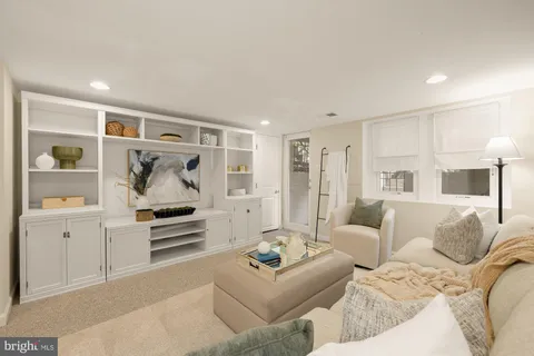 $1,500,000 | 647 A Street Southeast, Washington, DC 20003