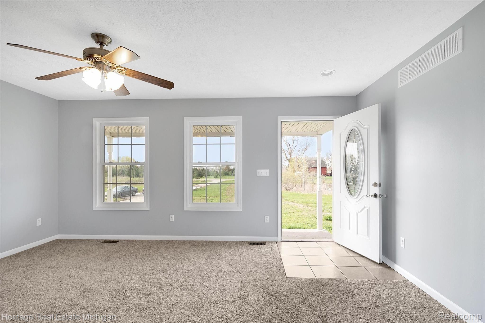 2730 Krouse Road Owosso, MI 48867 - Photo 2 of 45 Living room
