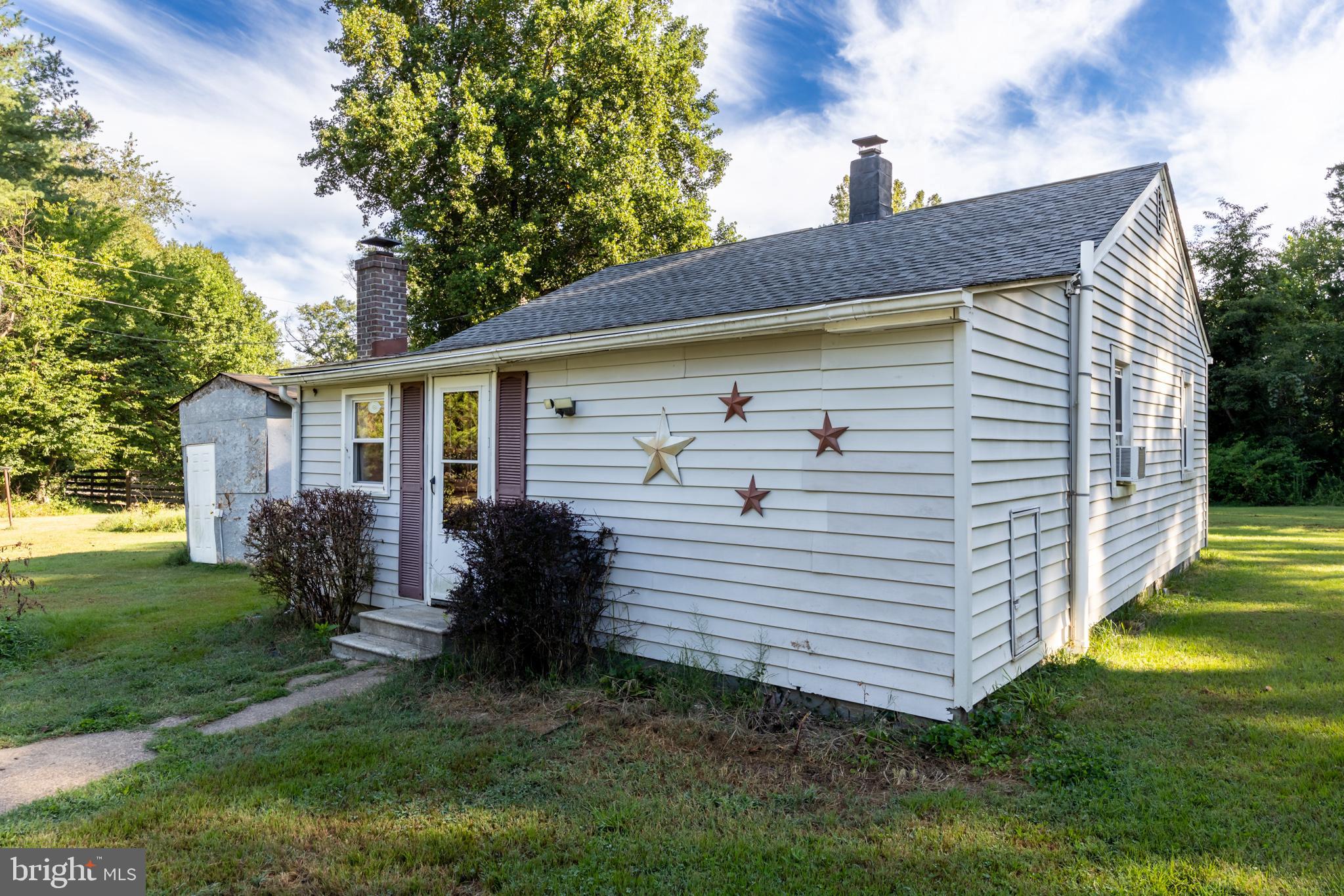 17227 Oakshade Road Orange, VA 22960 - Photo 2 of 19 a view of a house with a yard