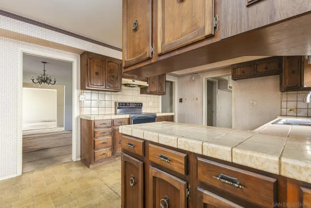 $2,500,000 | 350 San Elijo Street, San Diego, CA 92106