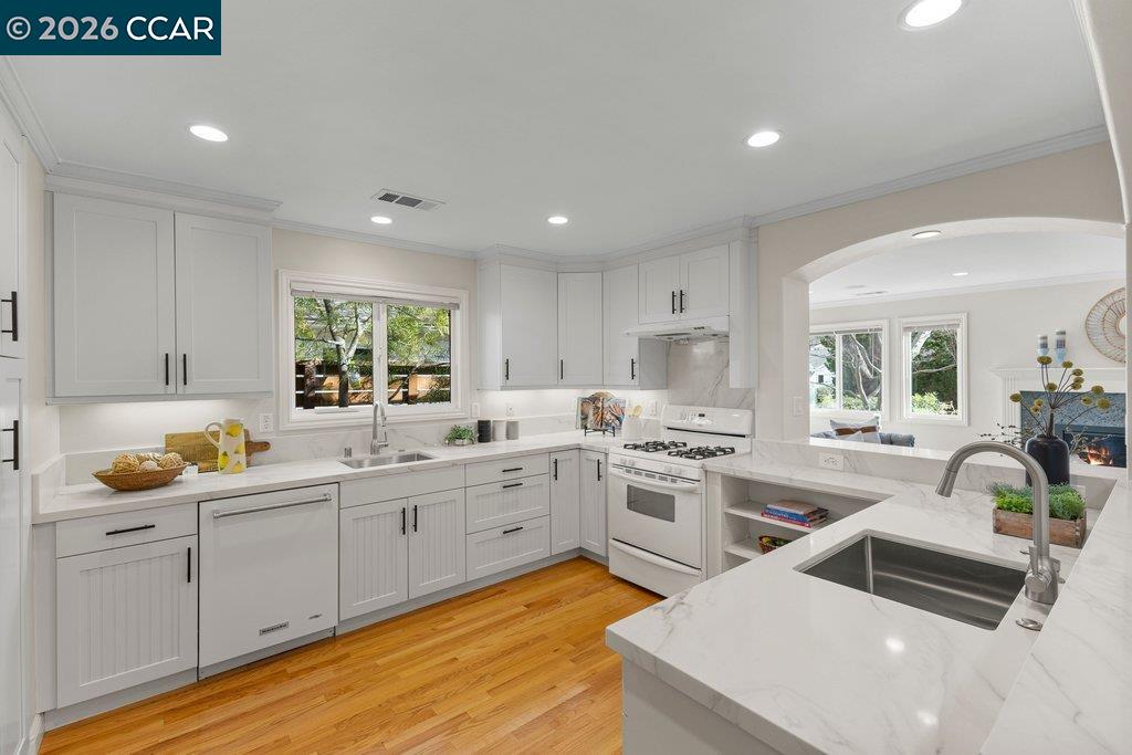 3364 Moraga Boulevard Lafayette, CA 94549 - Photo 7 of 37