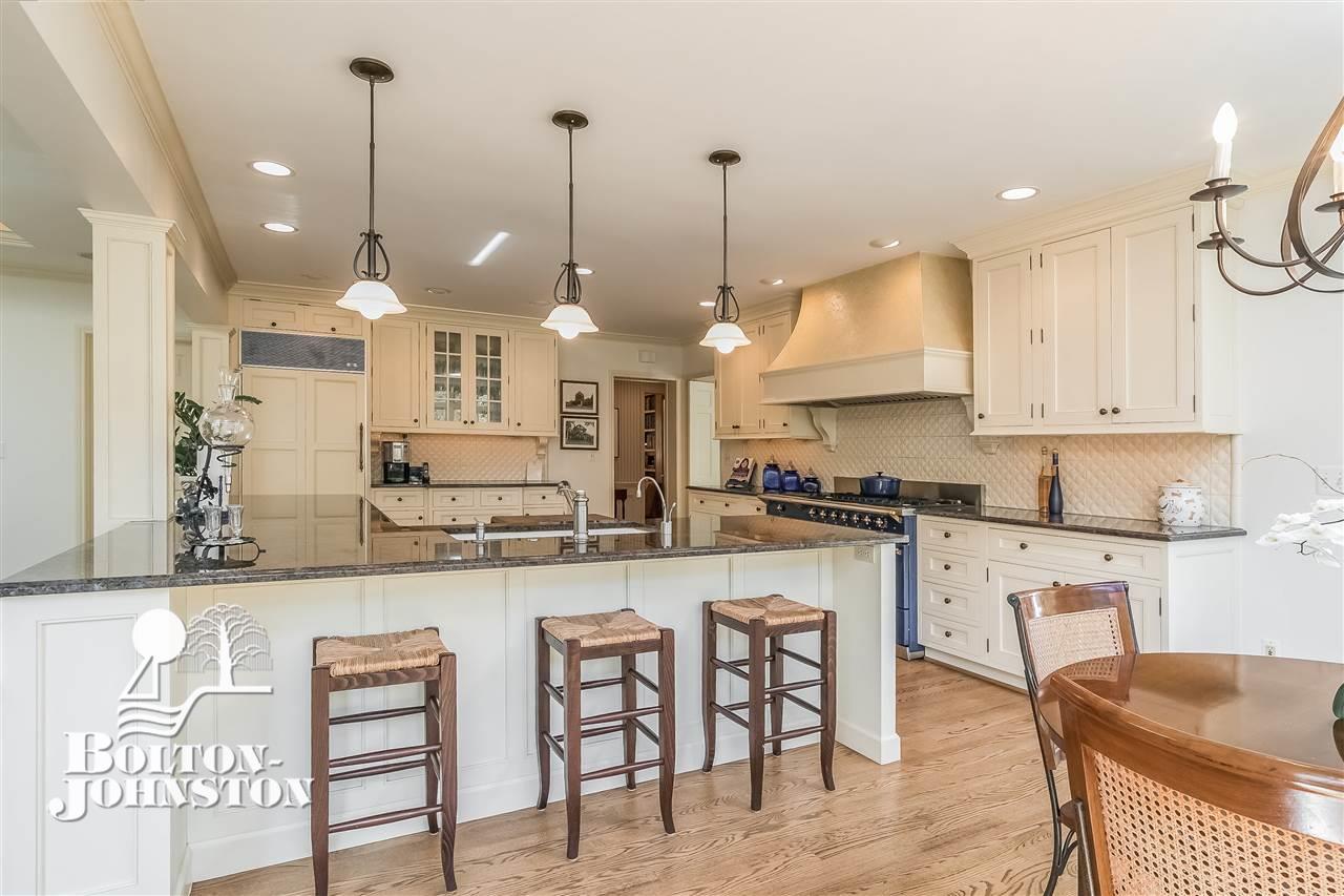 110 Touraine Road Grosse Pointe, MI 48236 - Photo 15 of 68 31346880-14.JPG