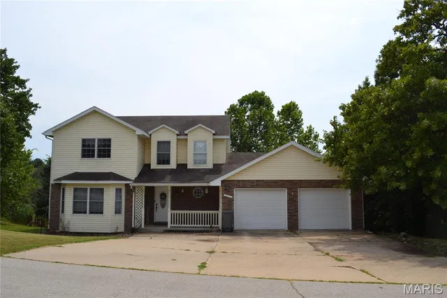 $270,000 | 140 Sawmill Road, St. Robert, MO 65584