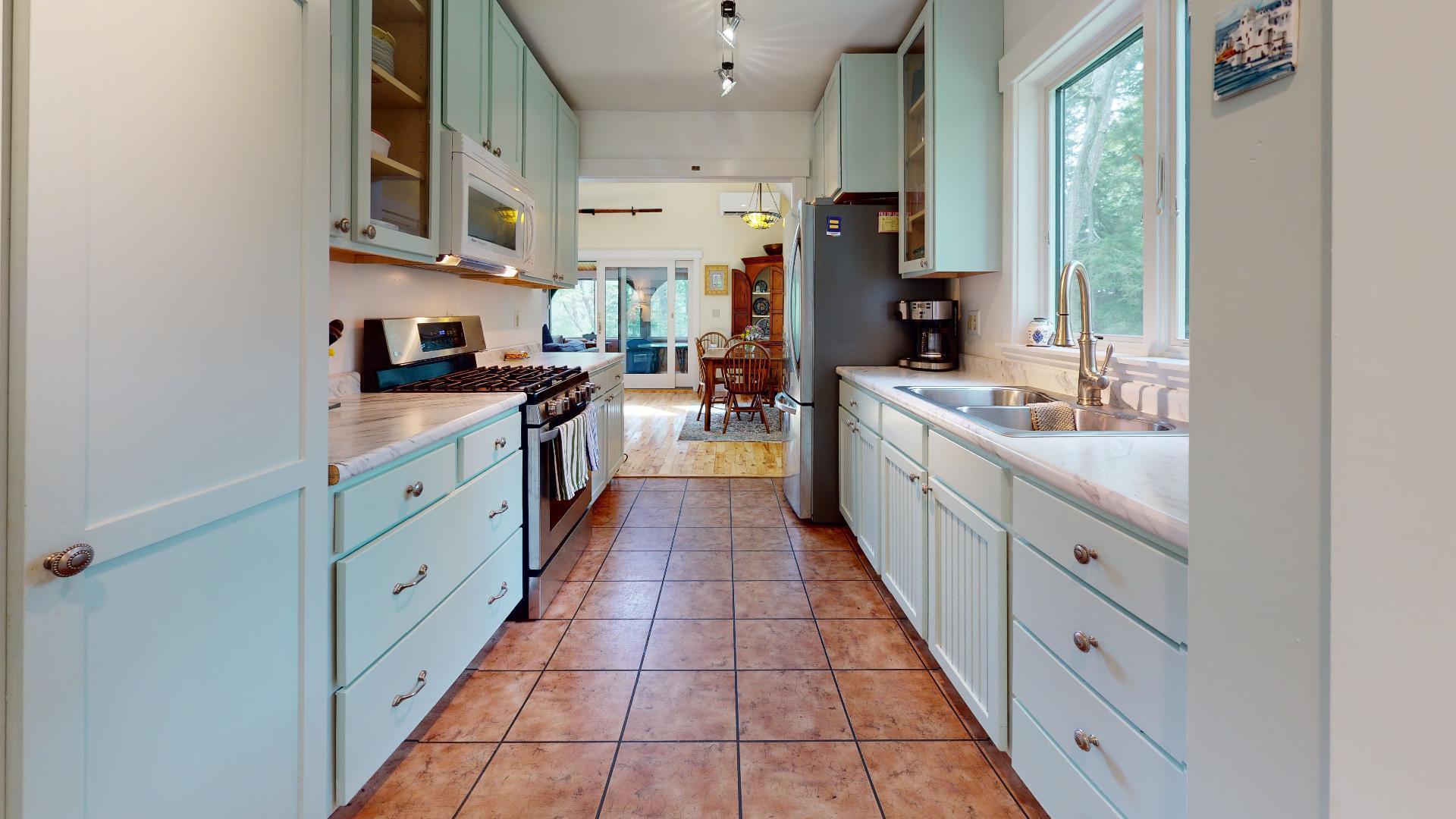 28 Beaver Run Way Boothbay, ME 04537 - Photo 15 of 90 Kitchen