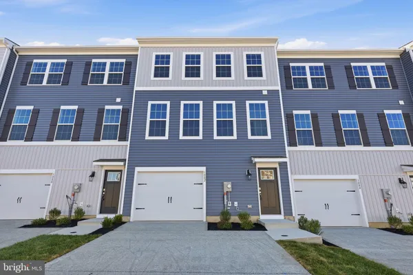 $3,100 | 1082 Meadowlark Drive, Fogelsville, PA 18051
