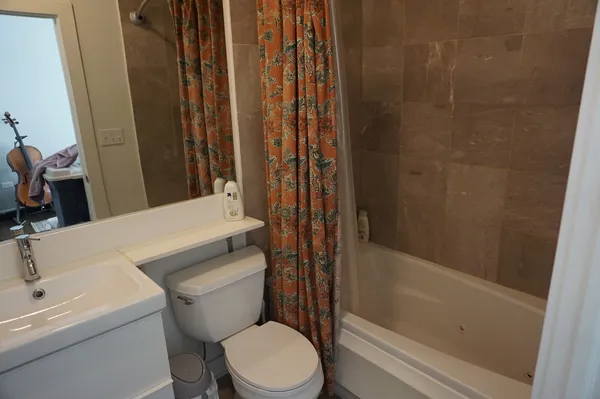 $2,500 | 1432 North Maplewood Avenue, Unit 404, Chicago, IL 60622