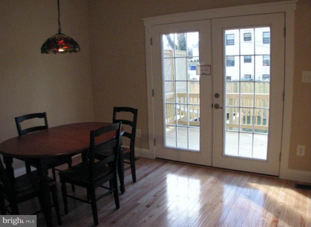 2102 Shirlington Road Arlington, VA 22204 - Photo 11 of 23 BREAKFAST NOOK