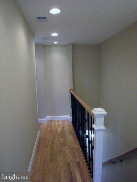 2102 Shirlington Road Arlington, VA 22204 - Photo 17 of 23 UPSTARIS HALLWAY