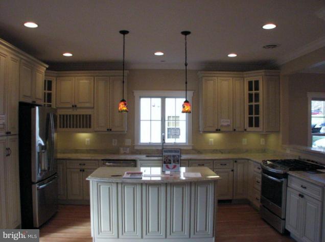 2102 Shirlington Road Arlington, VA 22204 - Photo 9 of 23 Kitchen