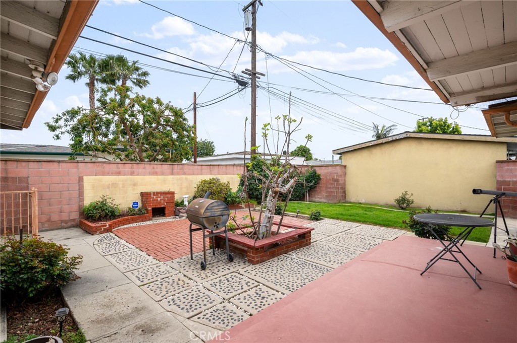 2690 Senasac Avenue Long Beach, CA 90815 - Photo 33 of 39