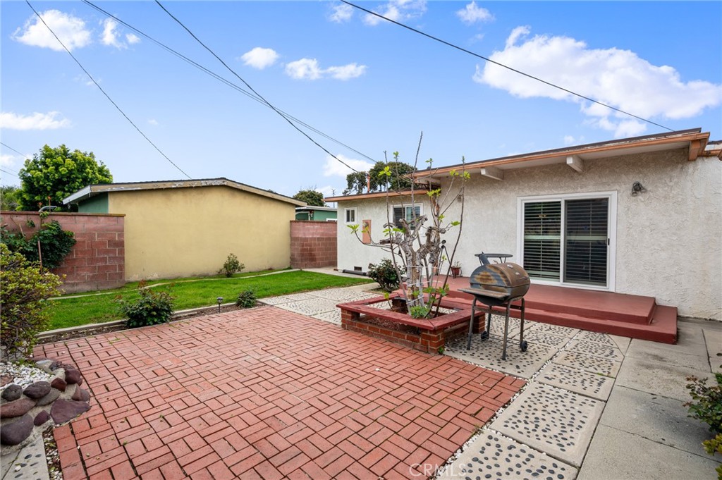2690 Senasac Avenue Long Beach, CA 90815 - Photo 38 of 39