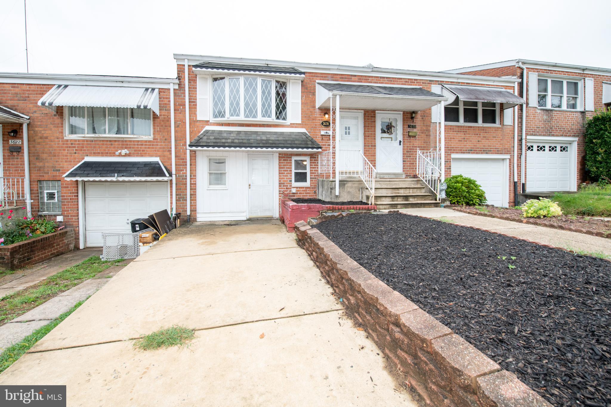 3620 Rayland Road Philadelphia, PA 19154 - Photo 2 of 40 Driveway
