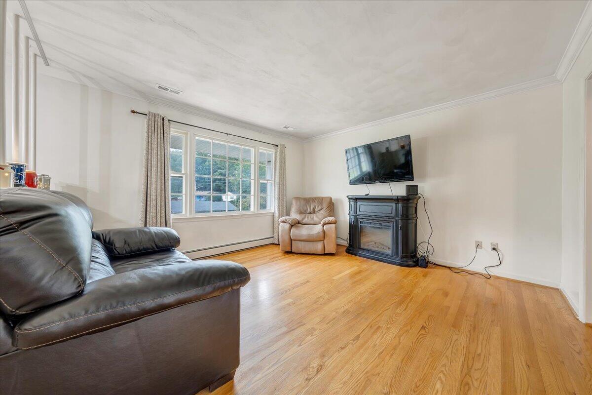 5925 Green Ridge Road Roanoke, VA 24019 - Photo 5 of 20 04-MIB04820