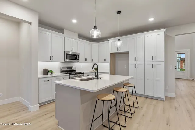 $715,000 | 627 Moscow Street, Sandpoint, ID 83864