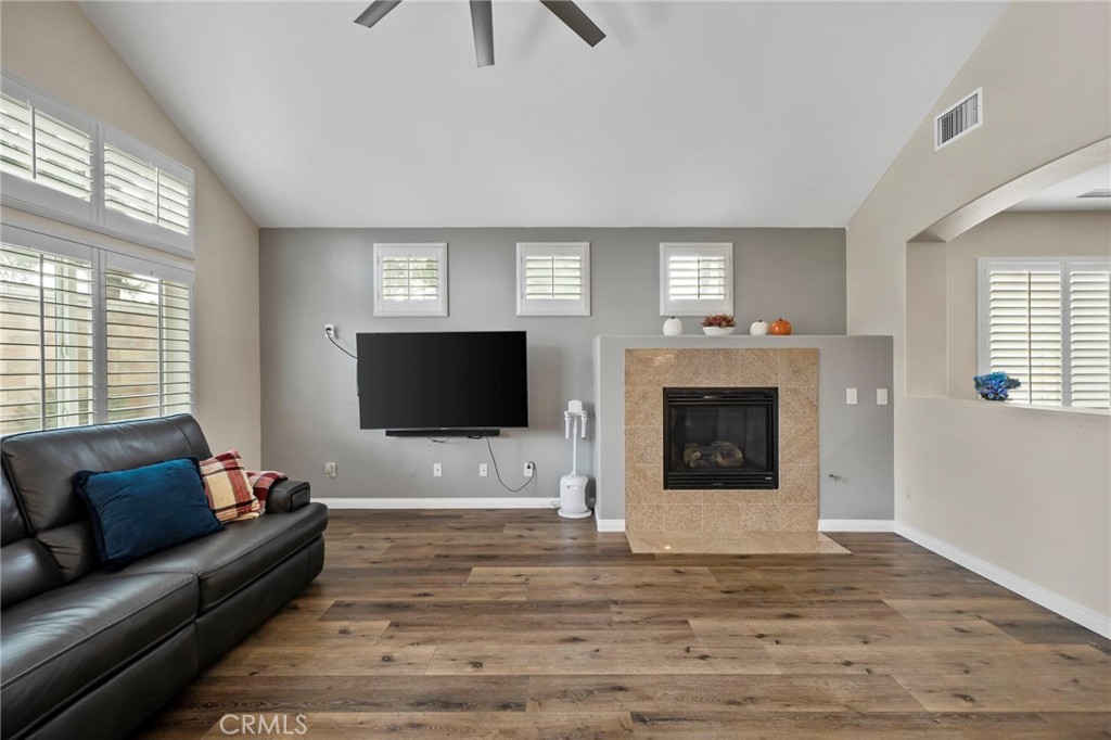 6860 Edinburgh Road Eastvale, CA 92880 - Photo 12 of 46 Gallery Image 12