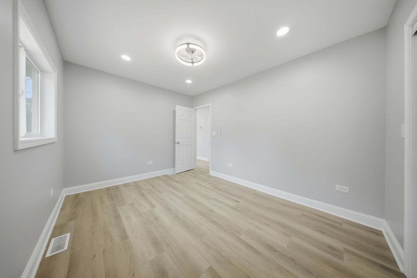 201 West 3rd Street Streator, IL 61364 - Photo 12 of 28