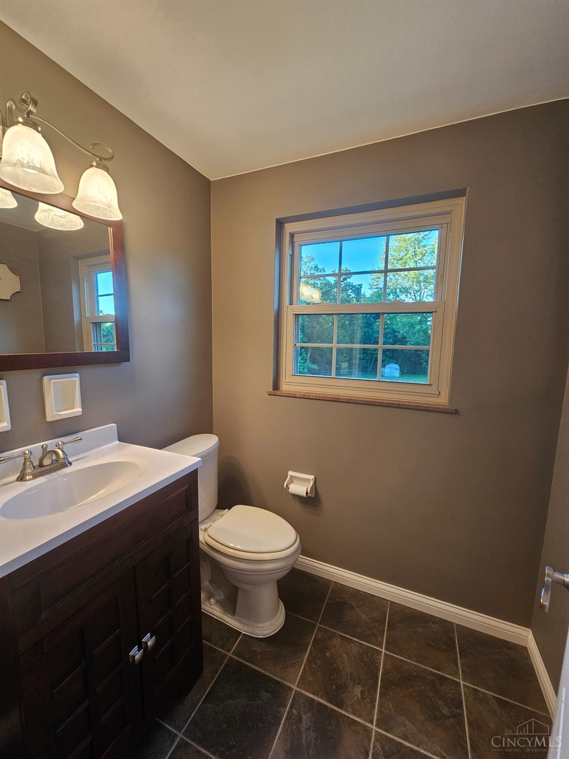 4130 Jessup Road Cincinnati, OH 45247 - Photo 21 of 44 Half bath, 2nd floor