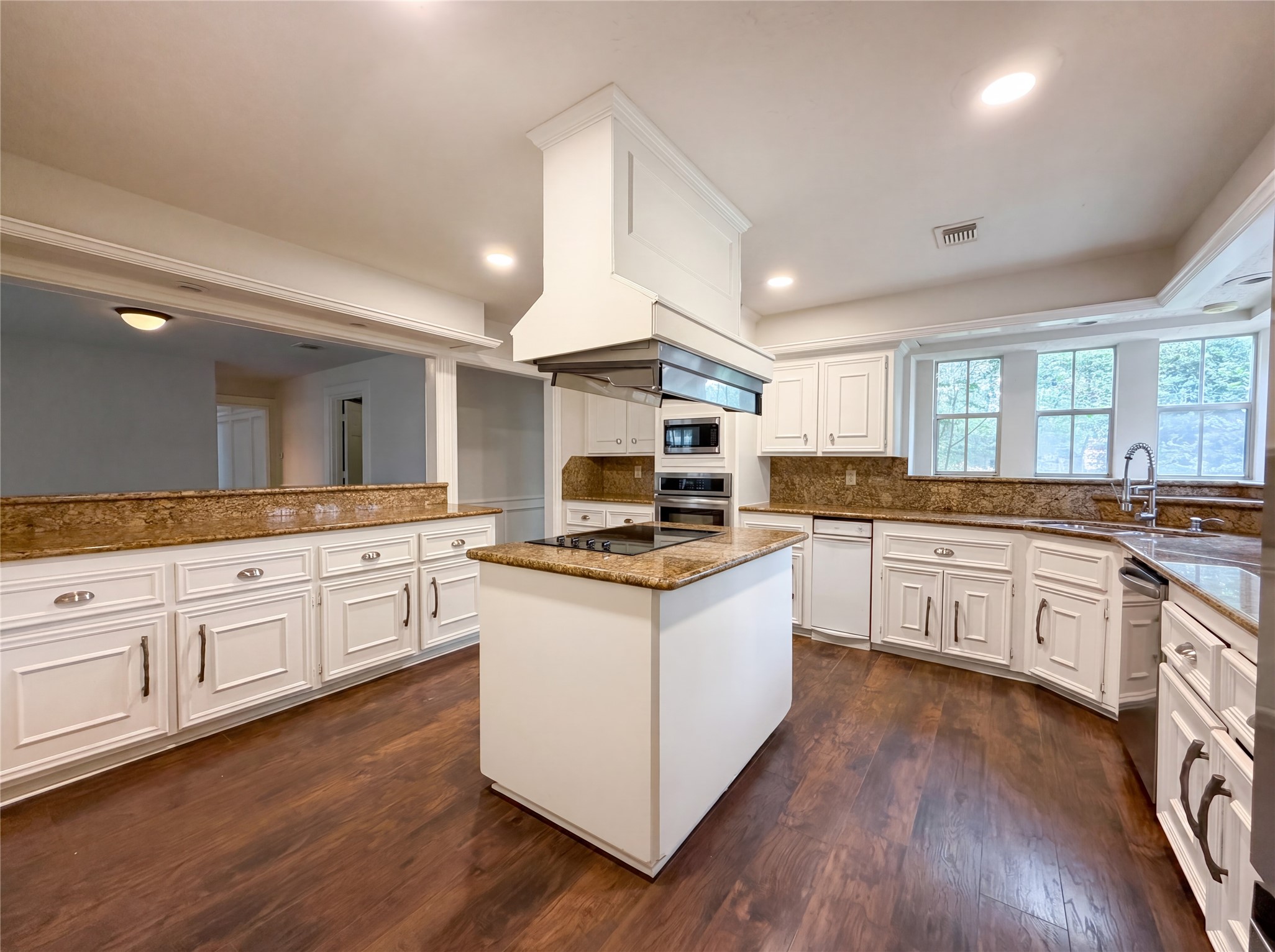 6902 Fawncliff Drive Houston, TX 77069 - Photo 6 of 26