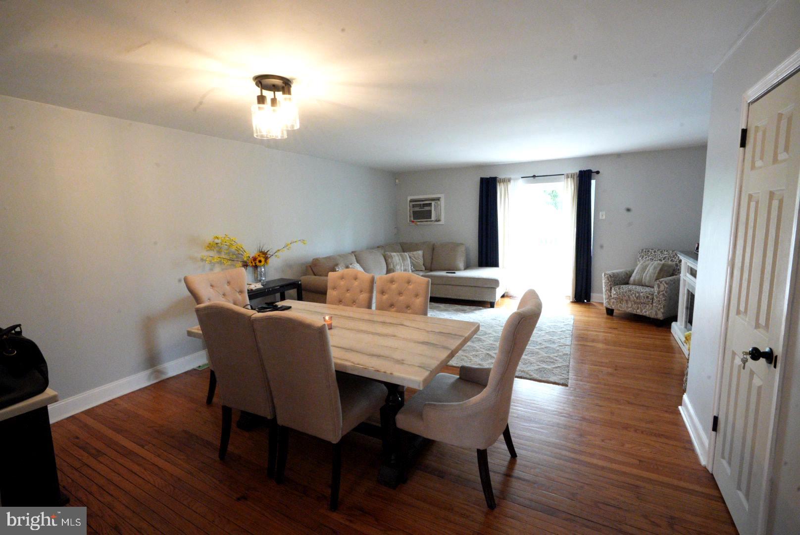 2834 Woodbridge Road Philadelphia, PA 19114 - Photo 3 of 22 Gallery Image 3