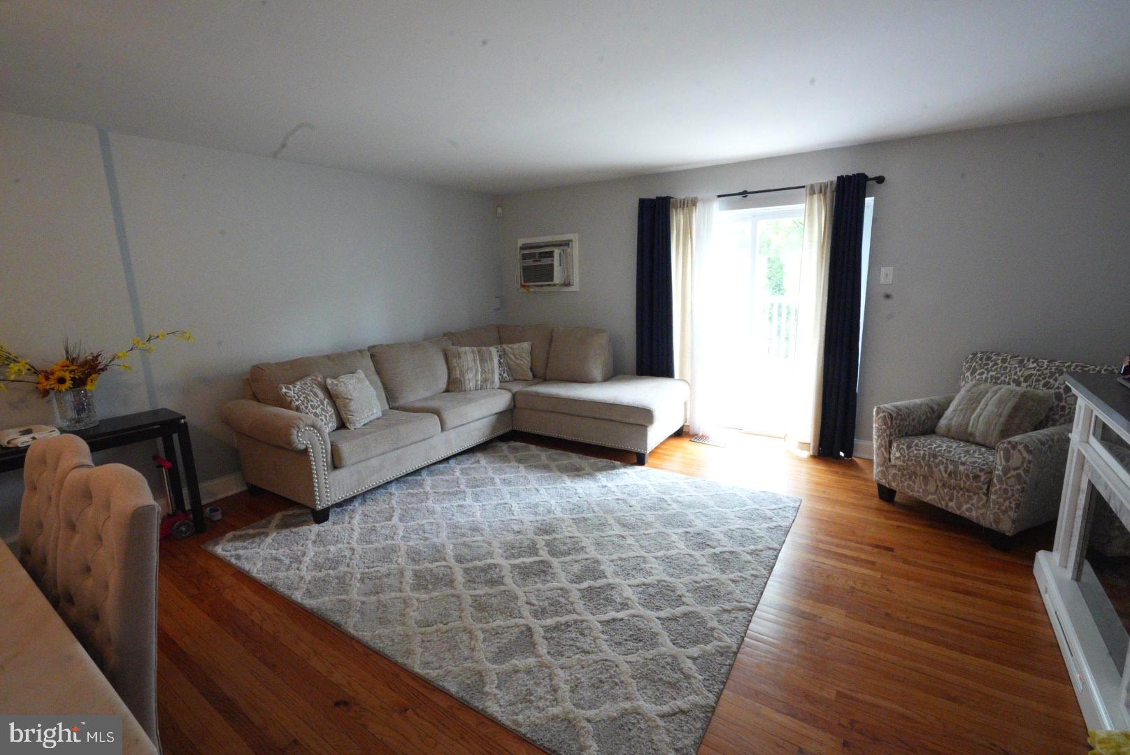 2834 Woodbridge Road Philadelphia, PA 19114 - Photo 5 of 22 Gallery Image 5