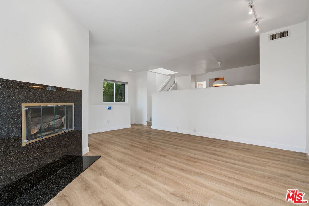 3023 Berkeley Avenue, Unit 8 Los Angeles, CA 90026 - Photo 9 of 38