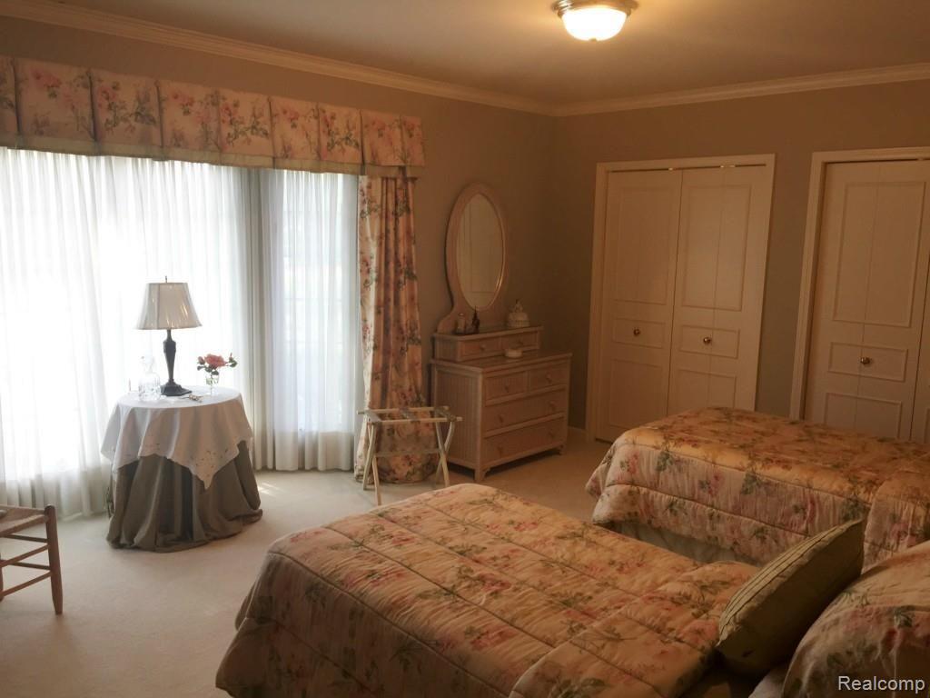 937 Lake Shore Road Grosse Pointe, MI 48236 - Photo 25 of 38 Bedroom 2.jpg