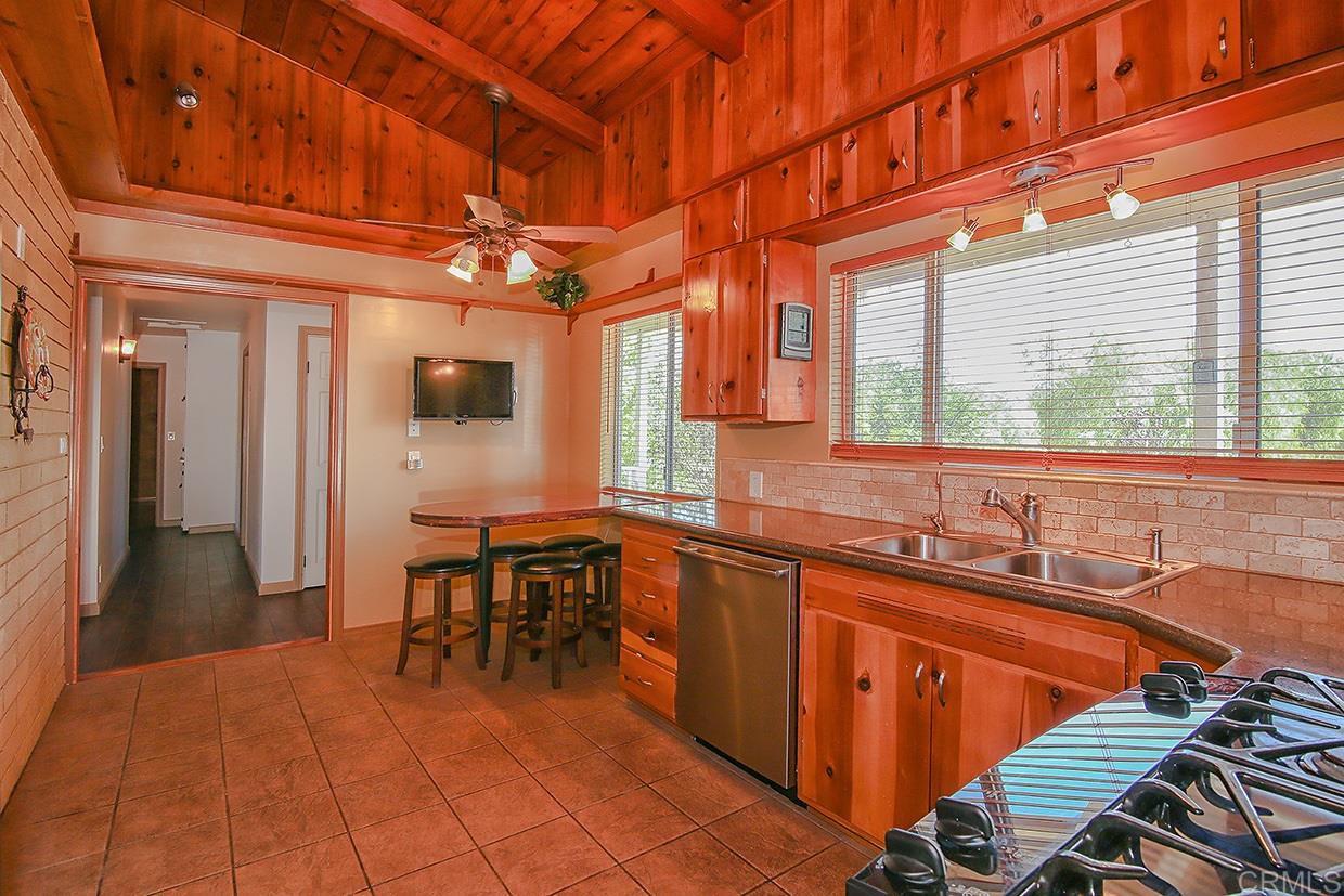 423 Steffy Road Ramona, CA 92065 - Photo 5 of 22