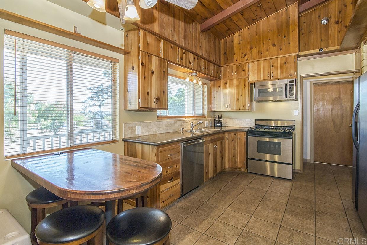423 Steffy Road Ramona, CA 92065 - Photo 6 of 22