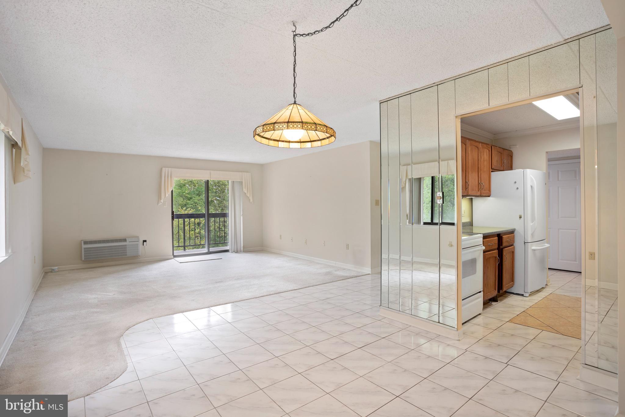 800 Avondale Road, Unit 4L Wallingford, PA 19086 - Photo 11 of 20 Main Living Space