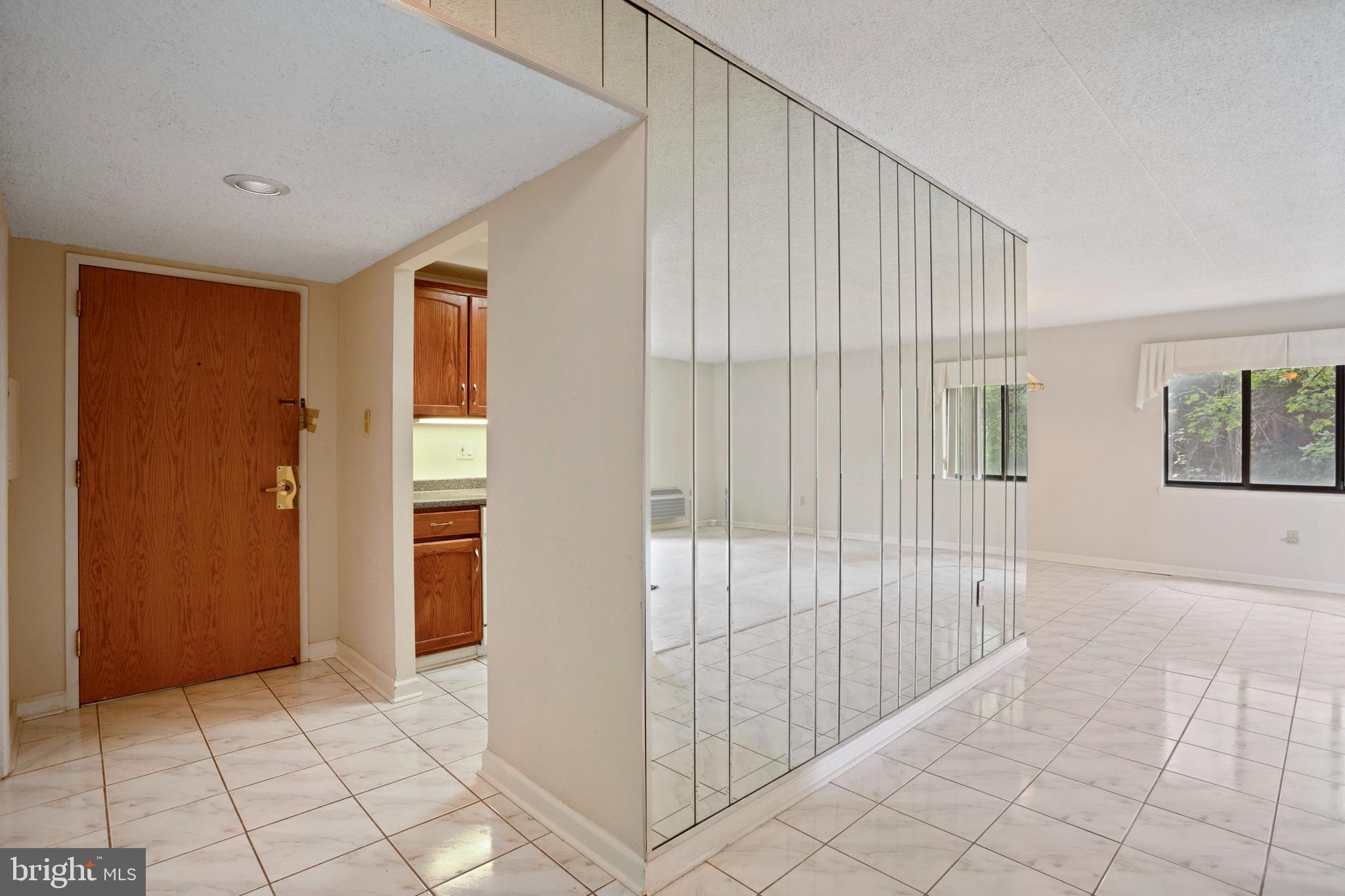 800 Avondale Road, Unit 4L Wallingford, PA 19086 - Photo 3 of 20 Unit Entry Door