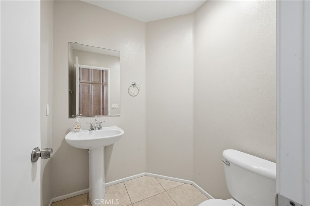 250 Settlers Road Upland, CA 91786 - Photo 11 of 36