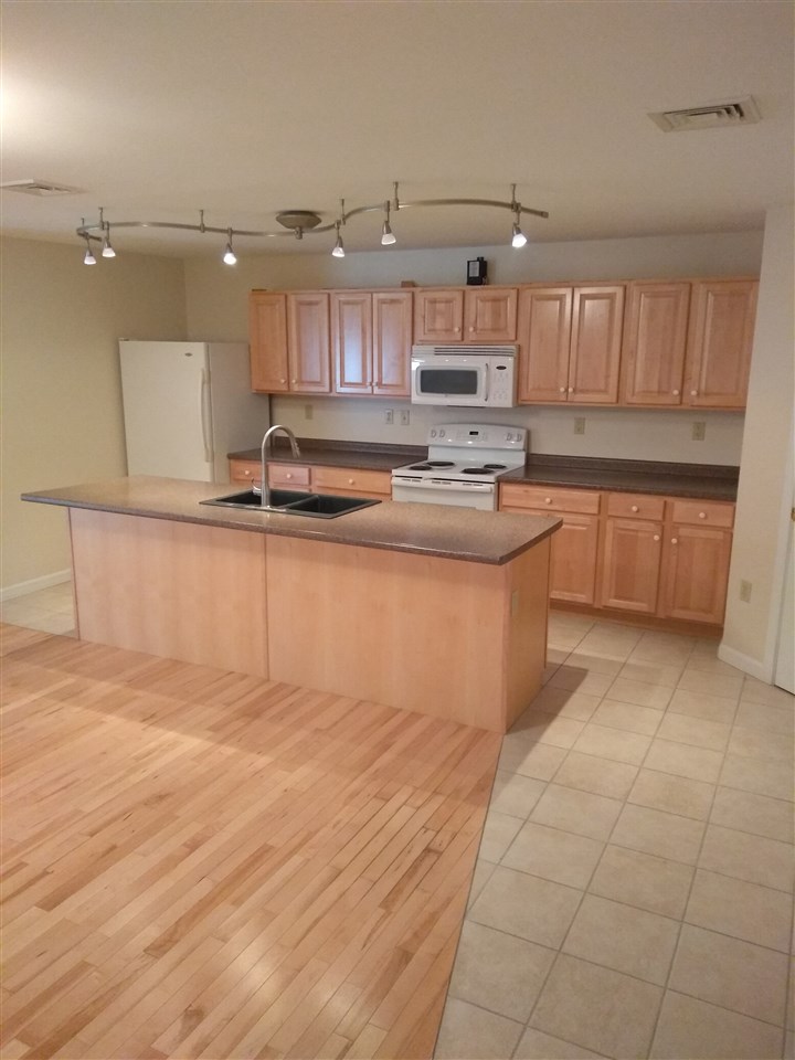 118 Secretariat Way, Unit 109 Rochester, NH 03867 - Photo 3 of 15